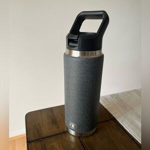 EUC YETI 26oz bottle in Black Stone